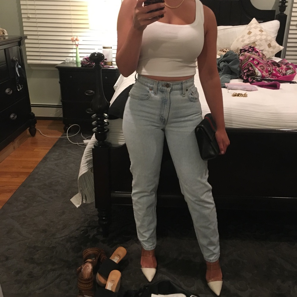 Levi's 550 High Rise Light Wash Vintage Denim Mom Jeans - Picture 2 of 8